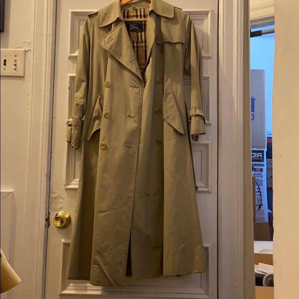 Burberry trench coat Size M